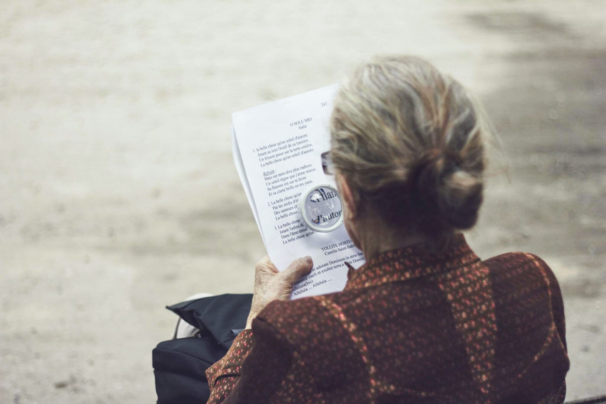 Alzheimer's and memory care activities at Country Gardens
